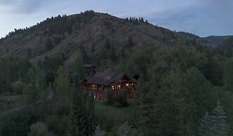 The Cabins At Snake River Sporting Club