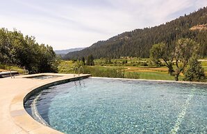 The Cabins At Snake River Sporting Club