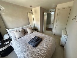 Cosy Chichester Apartment