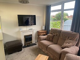 4 Guests - Pet Friendly - Chalet Beach Home Chapel
