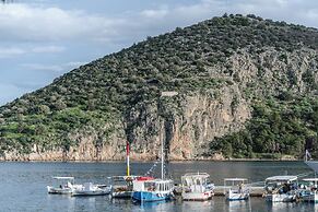 Noma Suites Tolo
