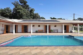 Ch Cara com Piscina Churrasq e Wifi pet Friendly