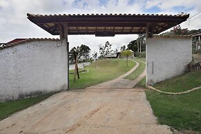 Ch Cara com Piscina Churrasq e Wifi pet Friendly