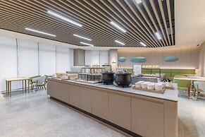 Full Season Hotel - PVG