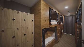 Poshtel 56