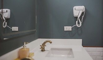 Poshtel 56