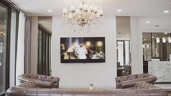Poshtel 56