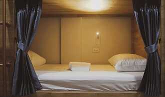 Poshtel 56