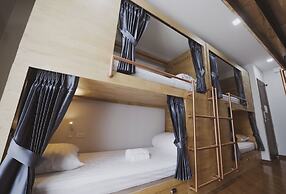Poshtel 56
