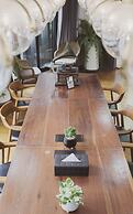 Poshtel 56