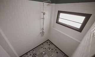 Poshtel 56