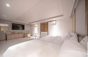 Zzam Hotel