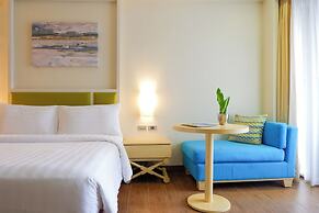 Poolside Escape Near Boracay’s Iconic Keyhole