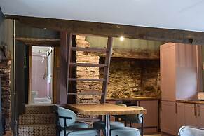 Ty Llaeth 2-bed Cottage, Sleeps 4, Pet Friendly