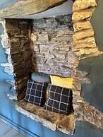 Ty Llaeth 2-bed Cottage, Sleeps 4, Pet Friendly