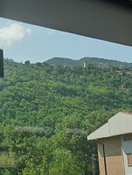 3 bed - Sleeps 6 - Mountain View - Parking - Pets