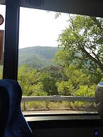 3 bed - Sleeps 6 - Mountain View - Parking - Pets