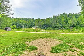 Covered Deck & Hot Tub: Cozy Retreat in Campton!