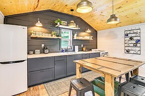 Covered Deck & Hot Tub: Cozy Retreat in Campton!