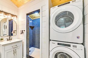 Covered Deck & Hot Tub: Cozy Retreat in Campton!