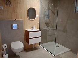 2 Bedroom Holiday Home With air Conditioning