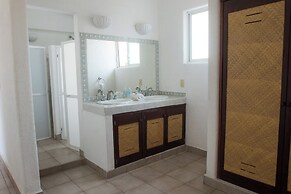 Apt. with Jacuzzi Ixt. Zihuatanejo 3 BR
