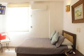 Apt. with Jacuzzi Ixt. Zihuatanejo 3 BR