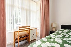 Ad7 Family Guest House