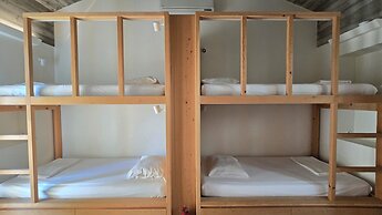 Uzun Ev by Ertem Homes