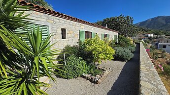 Uzun Ev by Ertem Homes