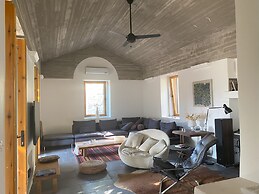 Uzun Ev by Ertem Homes