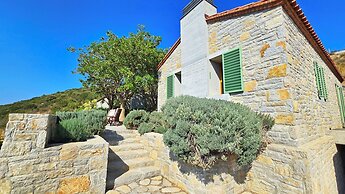 Uzun Ev by Ertem Homes