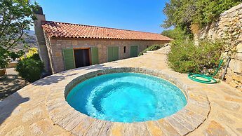 Uzun Ev by Ertem Homes