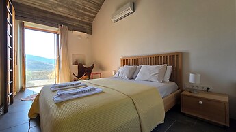 Uzun Ev by Ertem Homes