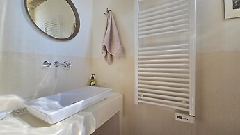 Uzun Ev by Ertem Homes