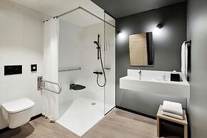 Moxy Alfragide Lisboa