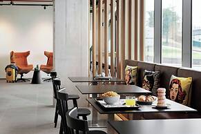 Moxy Alfragide Lisboa