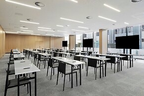 Moxy Alfragide Lisboa