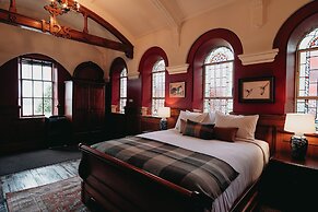 Dunedin House- Boutique Hotel