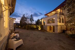 Zaivan Retreat