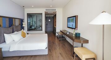 Mandala Oceanfront Driftwood Apartment
