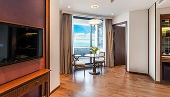 Mandala Oceanfront Driftwood Apartment