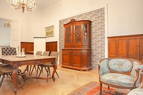 Villa Thor A Majestic 100-year-old Manor