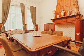 Villa Thor A Majestic 100-year-old Manor