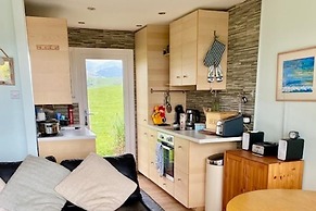 Snowdonia 1-bed Chalet, Sleeps 2, Stunning Views