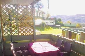 Snowdonia 1-bed Chalet, Sleeps 2, Stunning Views