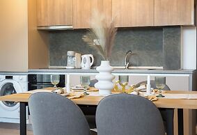 Uphome Suites