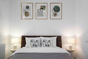Uphome Suites