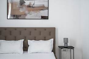 Uphome Suites