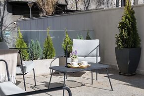 Uphome Suites